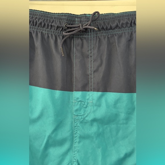 Old Navy Men's XL Swim Trunks Drawstring Pockets Blue Waves Pool Beach Vacation - Picture 4 of 9